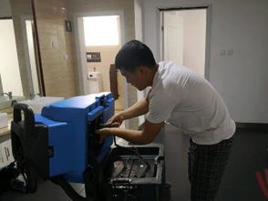 四川洗地机维修指南 成都国产手推洗地机售后服务及机械维修清洁服务解析